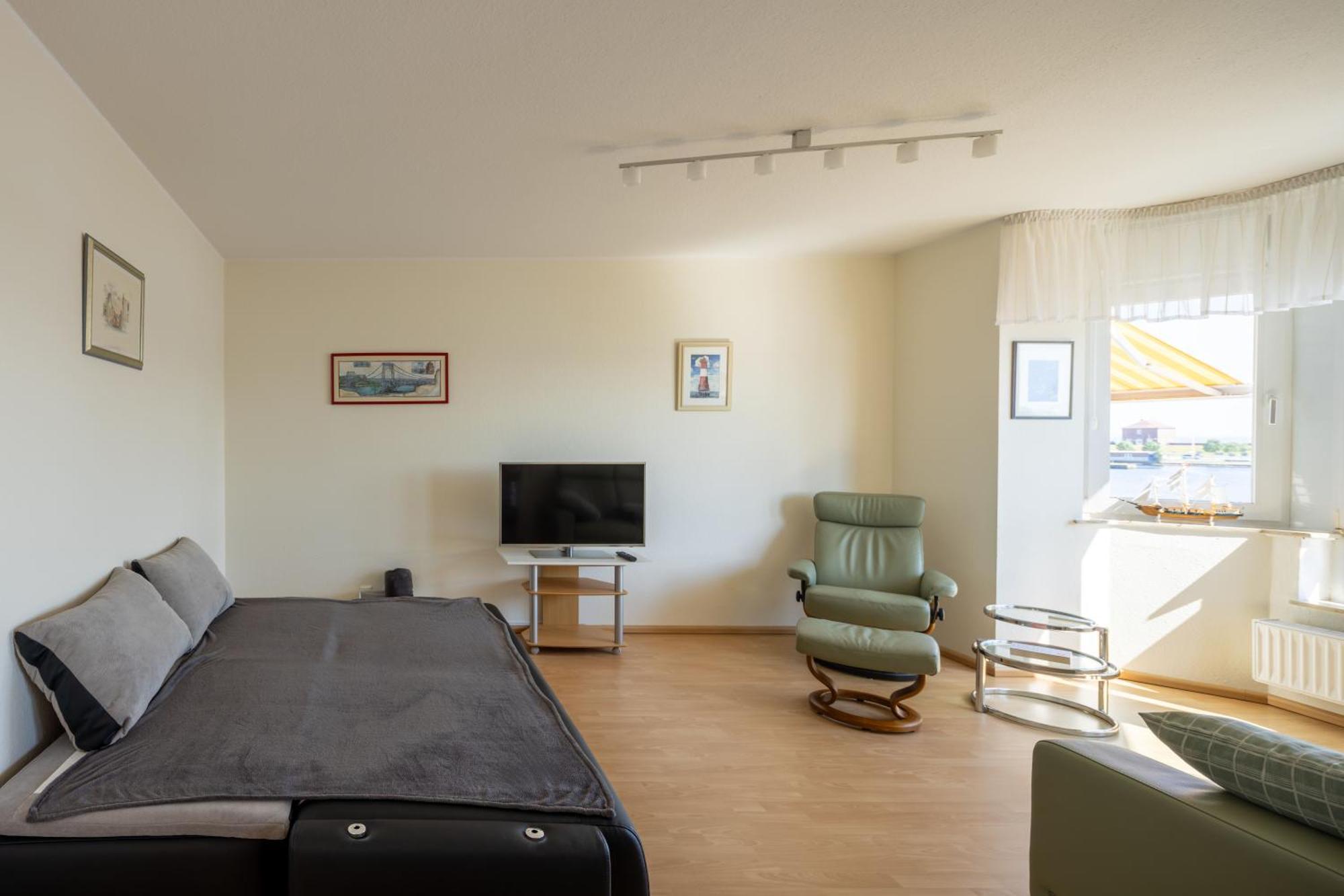 Gemuetliche Ferienwohnung Mit Meerblick Direkt Am Hafen Wilhelmshaven Luaran gambar